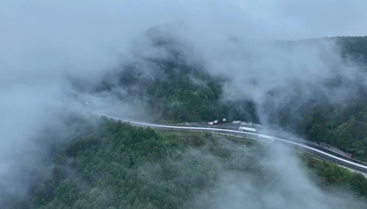 Bolu Dağı'nda sis ve sağanak alarmı: Görüş mesafesi 35 metre