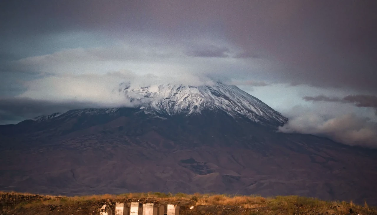 Ağrı Dağı zirvesi bembeyaz! Eylülde kar yağışı ile muhteşem manzara oluştu
