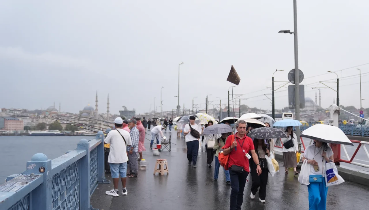 İstanbul'da sağanak yağış hayatı olumsuz etkiliyor