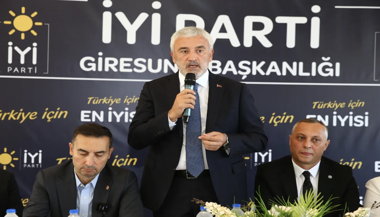 İYİ Parti Genel Başkan Yardımcısı Enver Yılmaz’dan Giresun’da basın toplantısı
