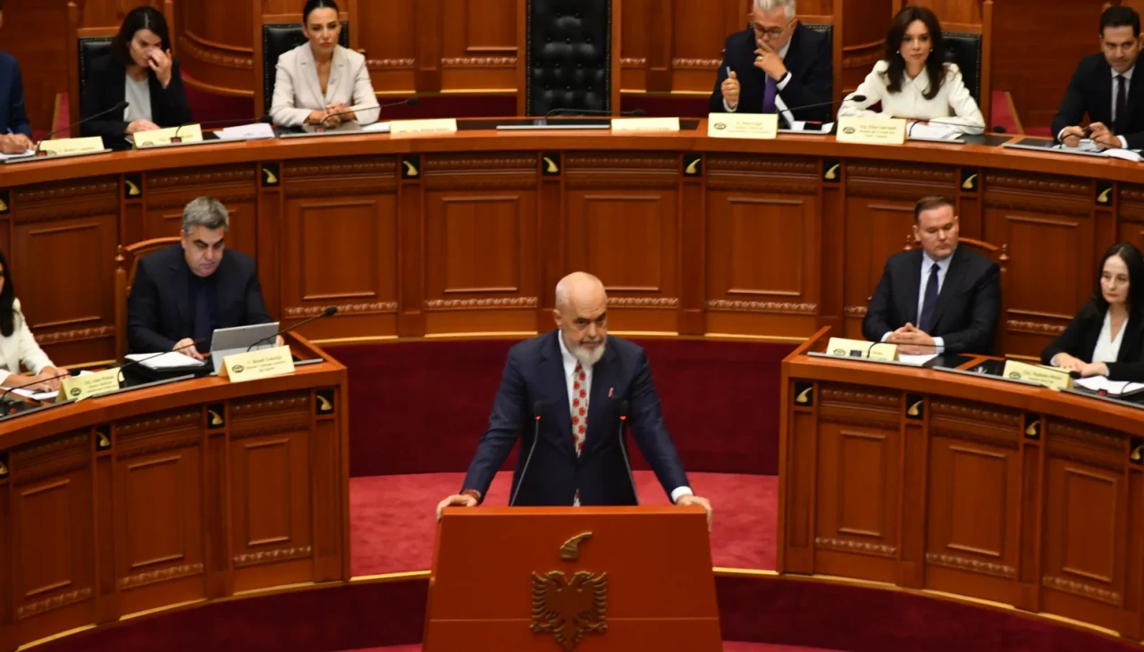 130 gün sonra Arnavutluk hükümeti kuruldu: Sanal Bakan Diella kabinede