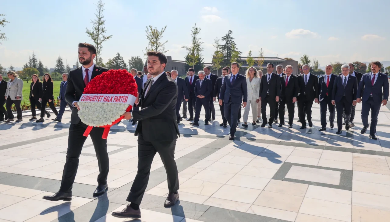 CHP’nin 102. Kuruluş Yıl Dönümünde anlamlı ziyaretler