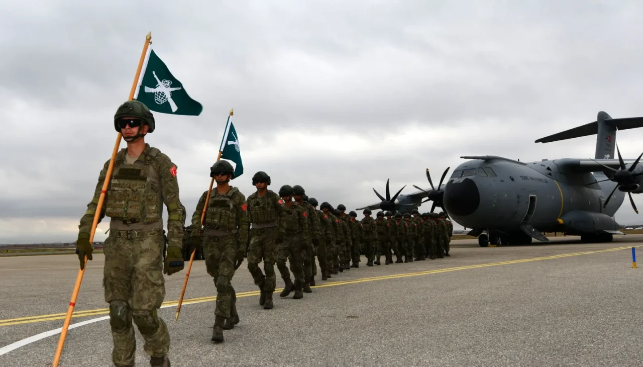 Türk ihtiyat taburu Kosova'da: KFOR rotasyonu tamamlandı