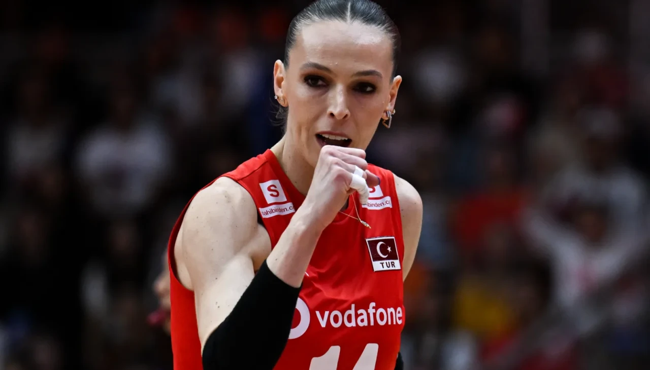 A Milli Kadın Voleybol Takımı tarihi başarıya imza attı: Finale yükseldi