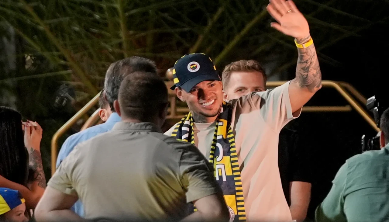 Fenerbahçe'nin yeni kalecisi Ederson İstanbul'da