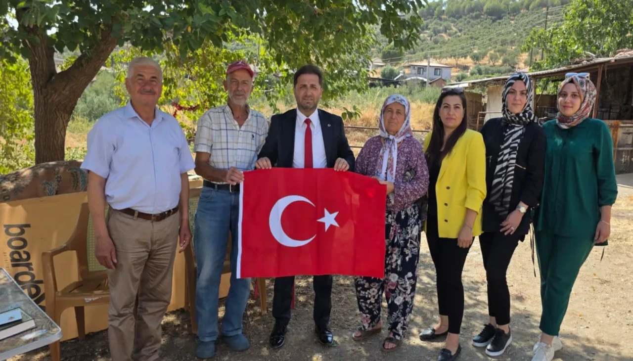 Cumhurbaşkanı Erdoğan'ın mesajı şehit ailesine ulaştı: Tire'de duygusal ziyaret