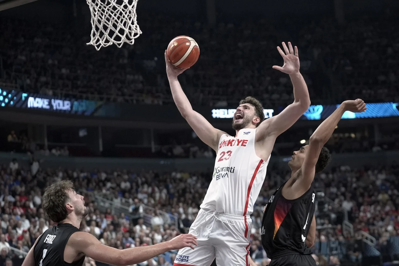 Türkiye A Milli Erkek Basketbol Takımı, EuroBasket 2025'te Gümüş Madalya kazandı