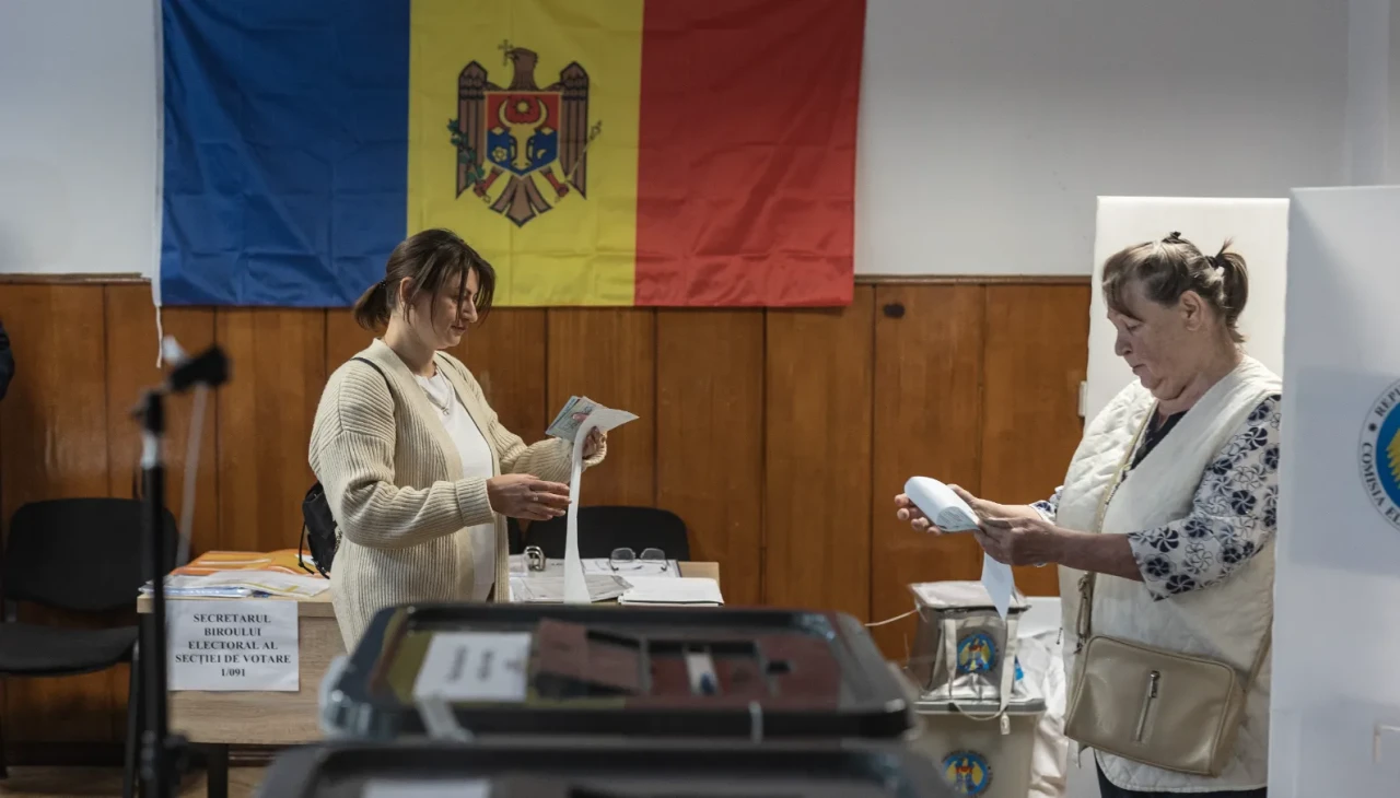 Moldova'da parlamento seçimleri başladı: Seçmenler sandık başında