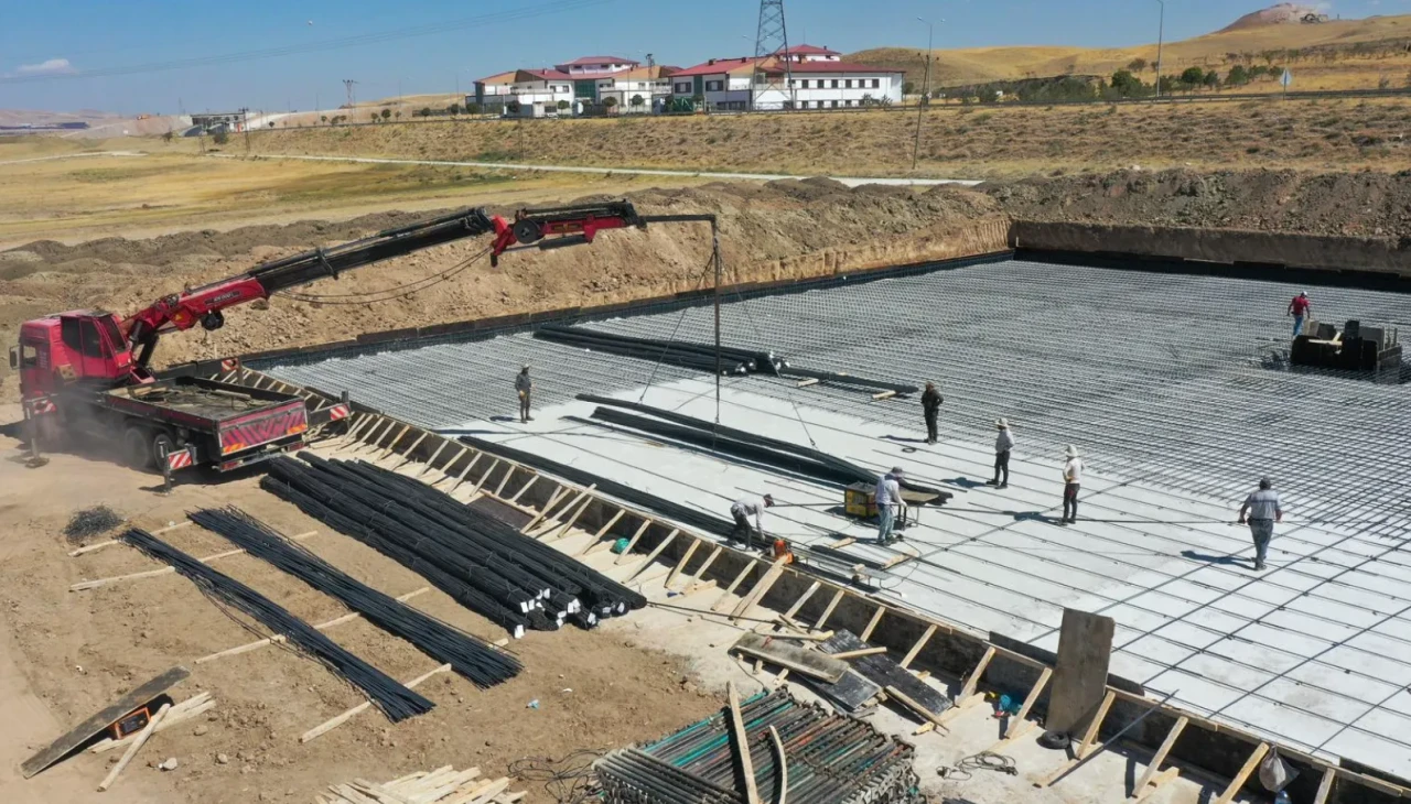 Van'da modern otobüs terminali inşaatı hızla devam ediyor