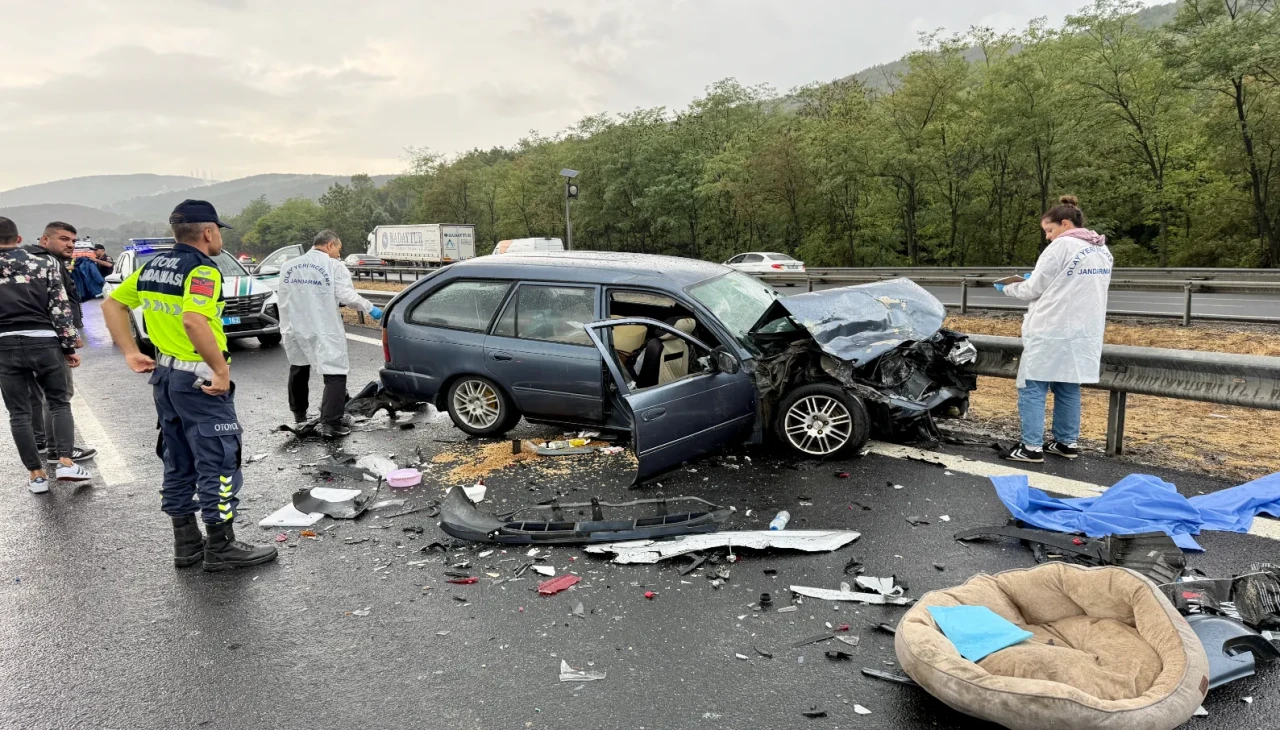 Düzce'de sağanak yağış kazalara neden oldu: 2 Ölü 15 Yaralı