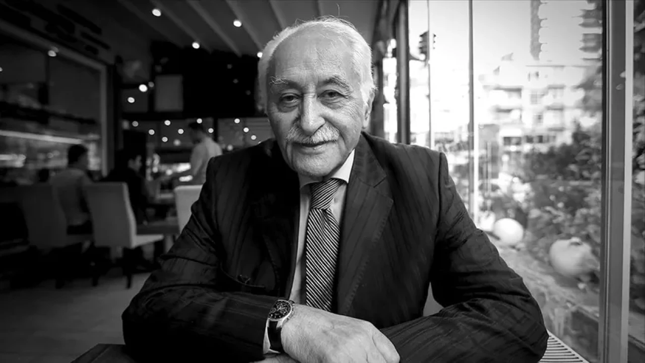 Türk edebiyatının ustası Yavuz Bülent Bakiler 89 yaşında vefat etti