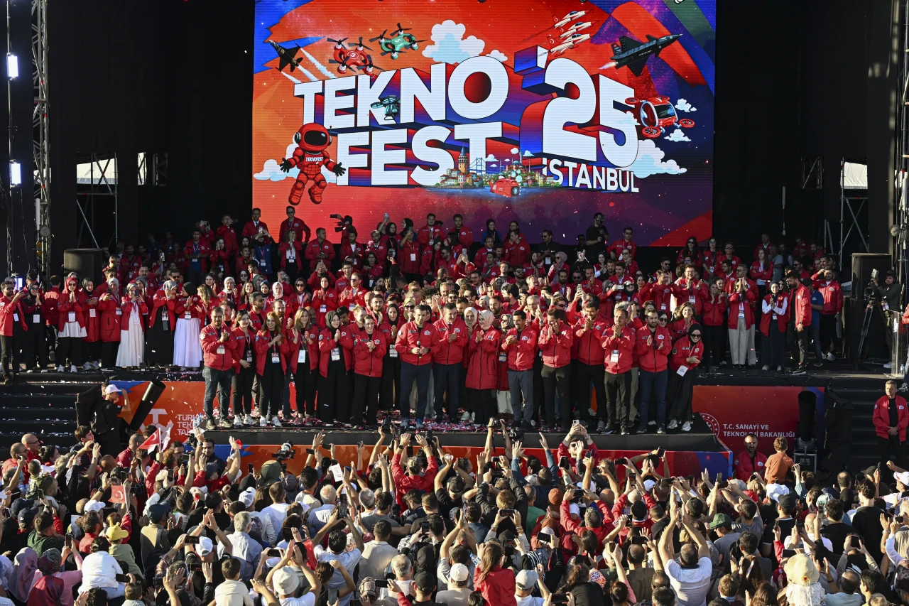 TEKNOFEST İstanbul'u 1 milyon 32 bin kişi ziyaret etti, toplamda 1.5 milyon katılımcı