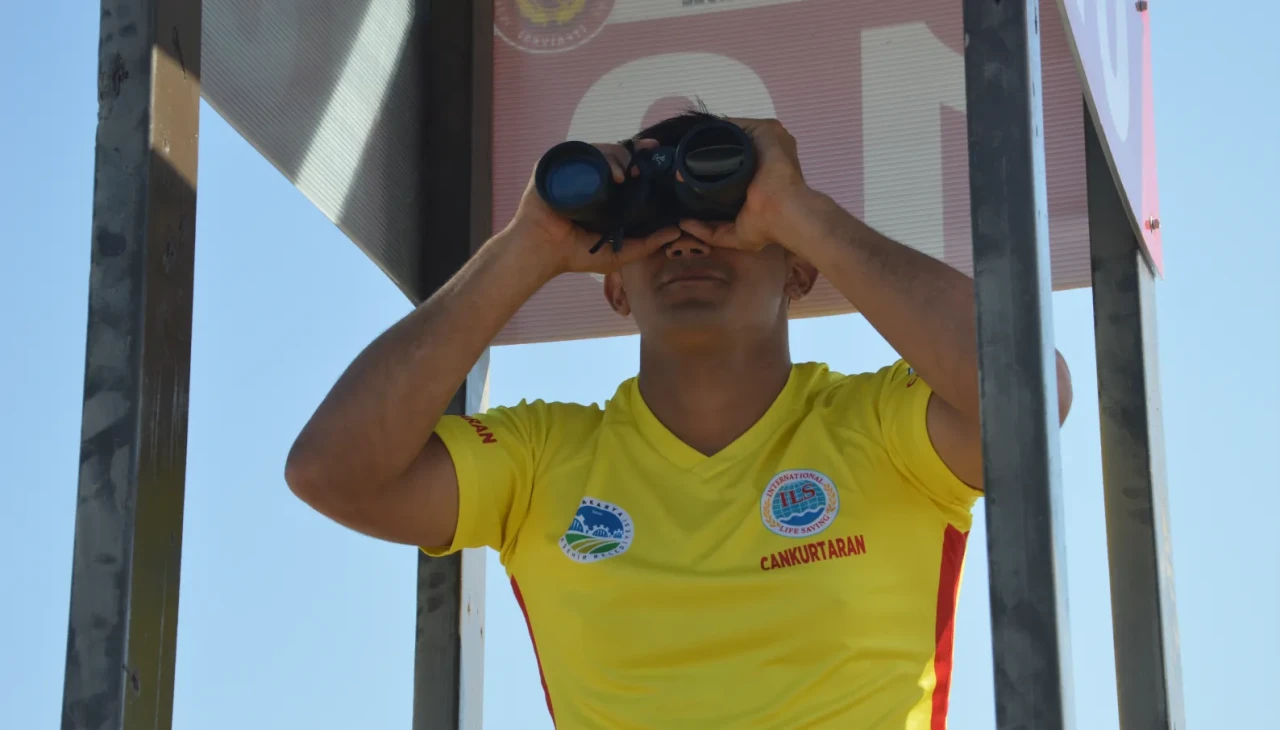 Sakarya sahillerinde cankurtaran ekipleri üç ayda 452 kişiyi boğulmaktan kurtardı