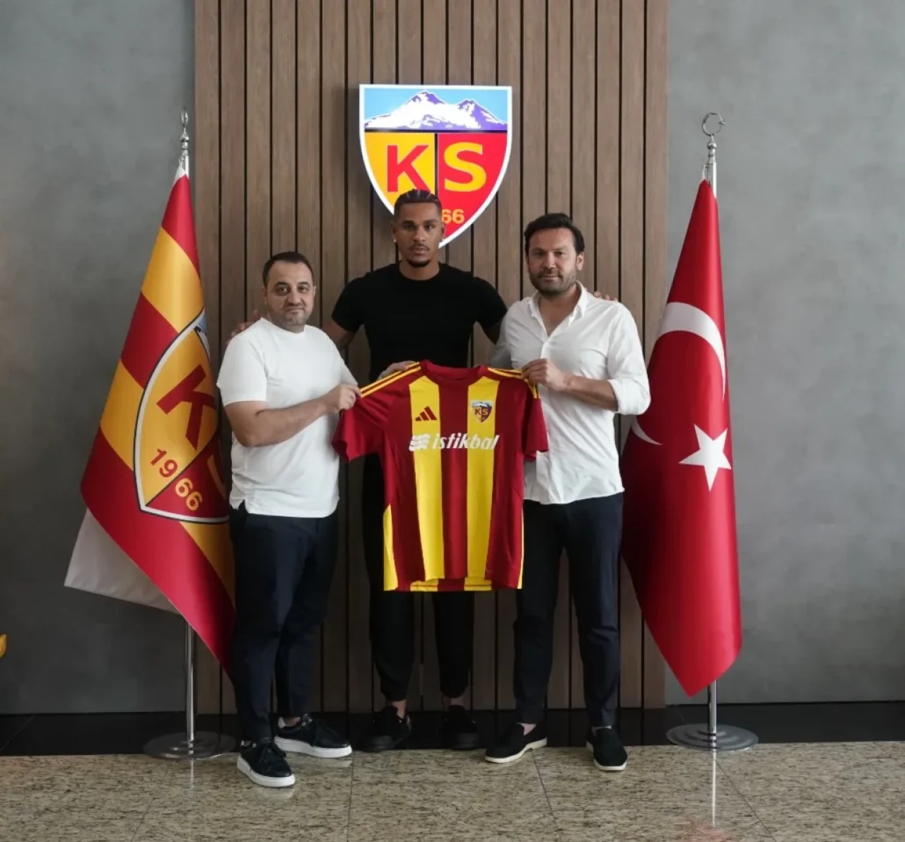 Kayserispor, German Onugkha ile yeni bir sayfa açtı