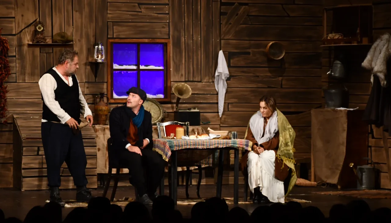 Prizren'de ilk "Uluslararası Türkçe Tiyatro Festivali" açıldı