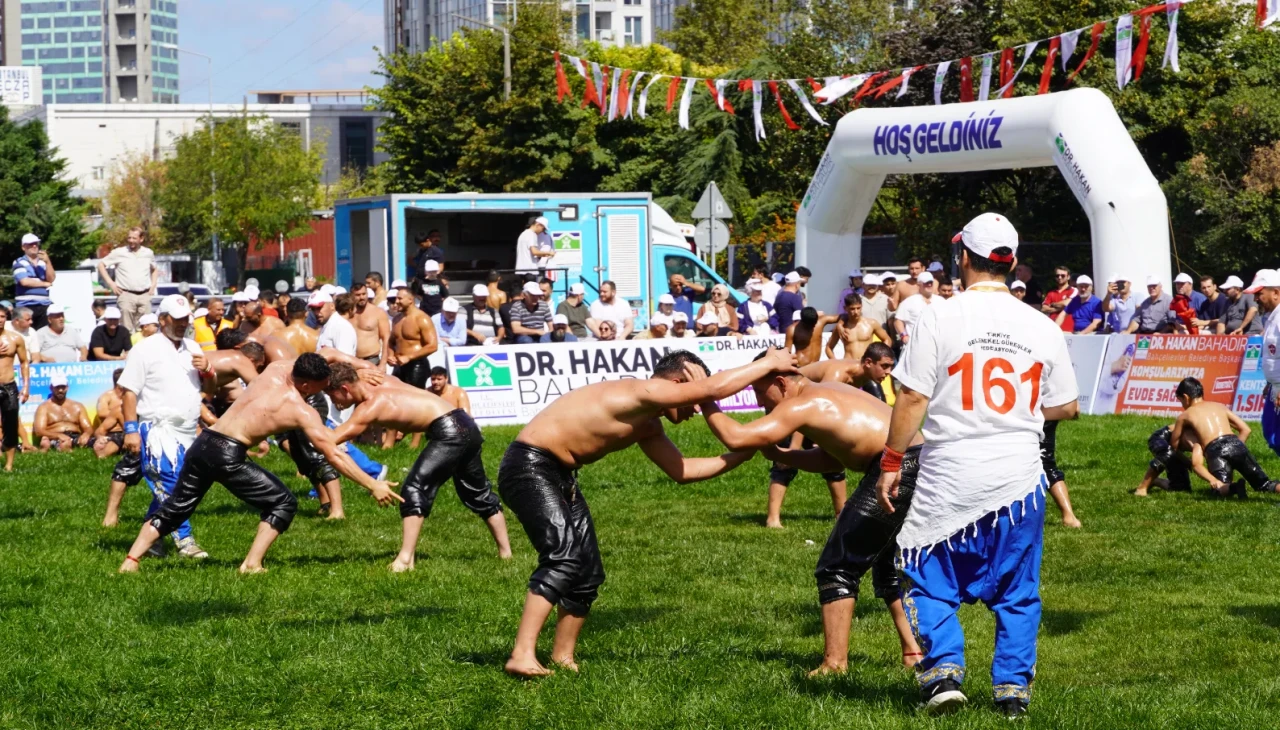 Bahçelievler Kocasinan Yağlı Güreşleri'nde şampiyon Recep Kara