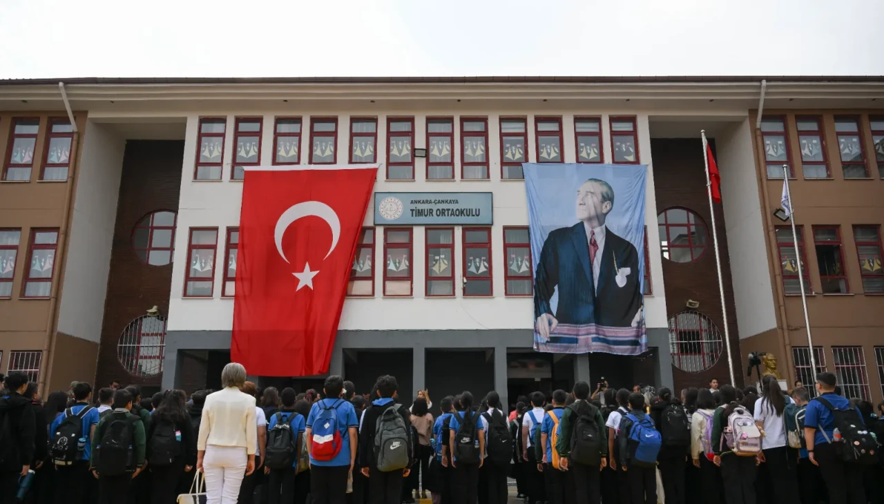 Yeni eğitim yılı başladı: 18 milyon öğrenci ders başı yaptı