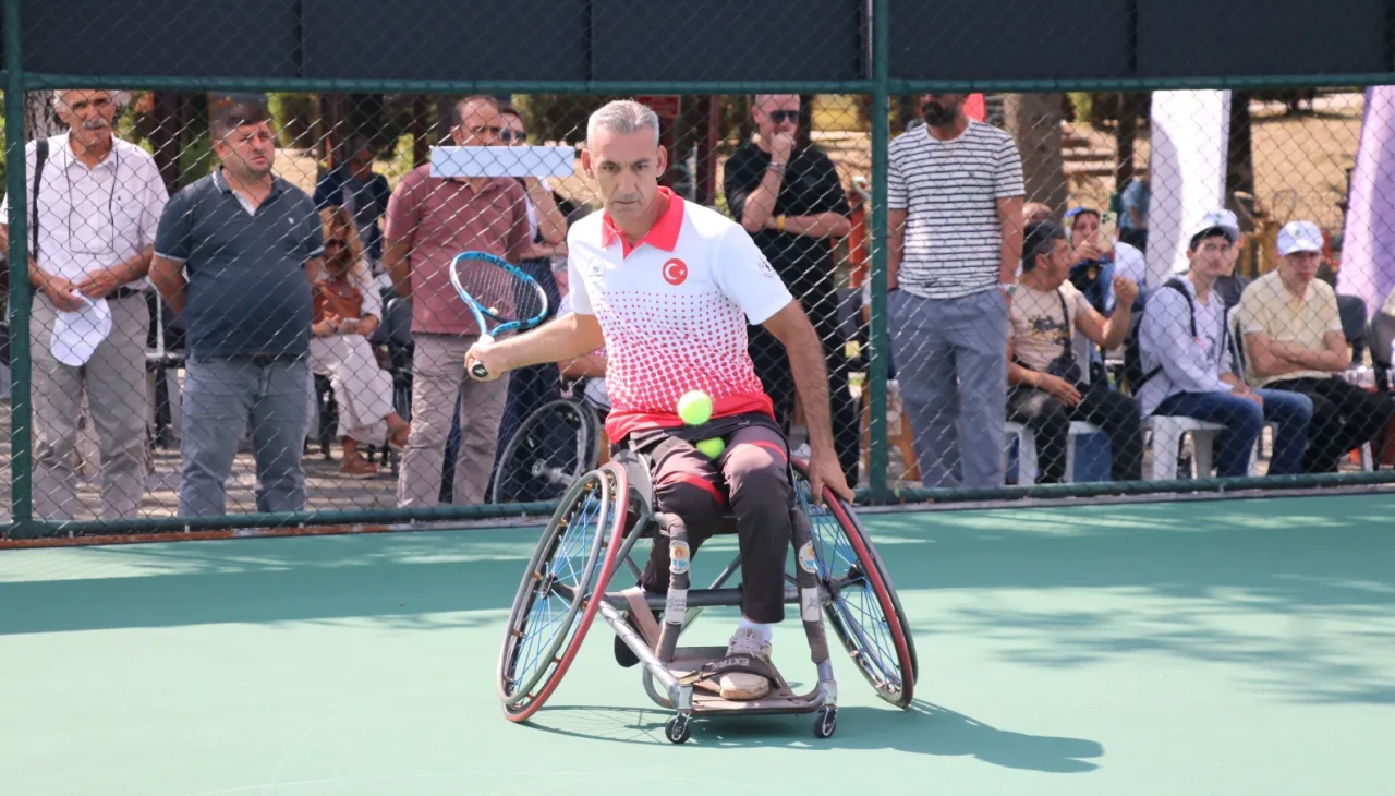 Tekerlekli Sandalye Tenisi Türkiye Şampiyonası Zonguldak'ta kapılarını açtı