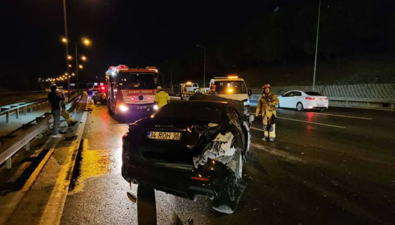 Sultangazi'de korkutan kaza: Lüks otomobilin sürücüsü olay yerinden kaçtı