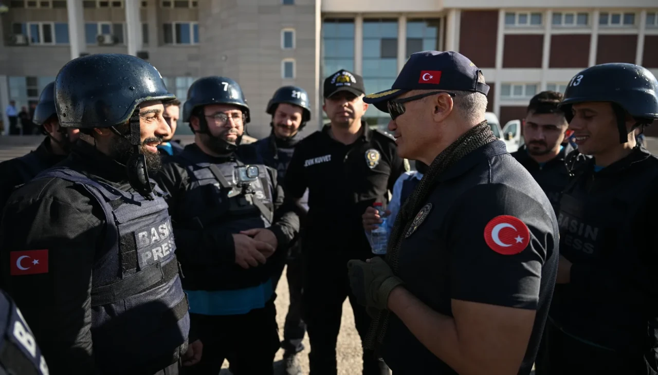 Savaş Muhabirliği Eğitiminde Gazeteciler Saha Koşullarına Hazırlandı