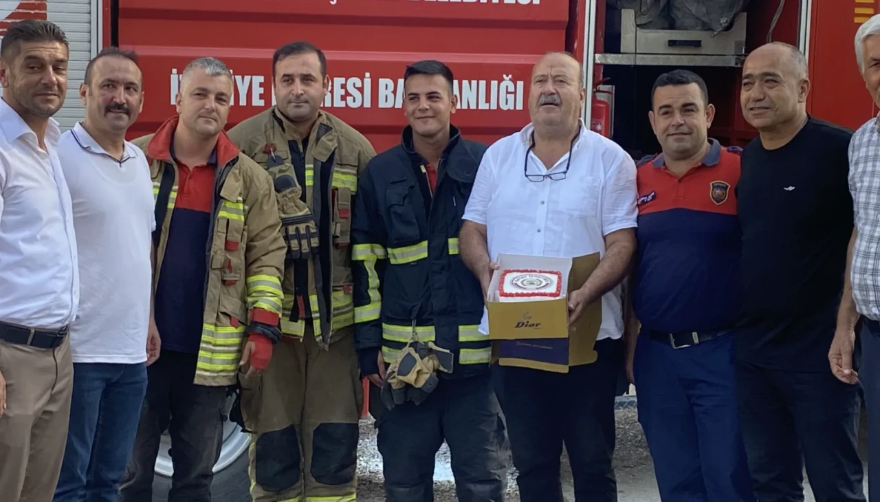 İskenderun'da yangın ihbarı sürprizi: Muhtarlardan itfaiyecilere pasta