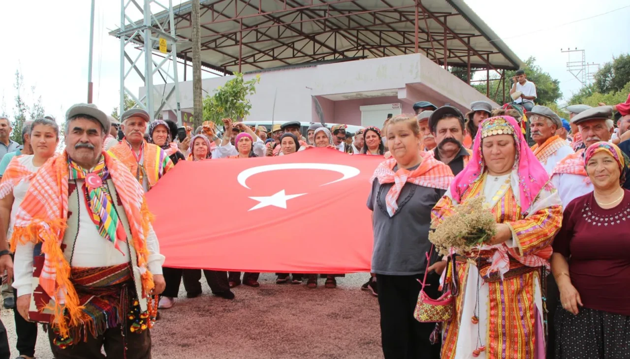Antalya Kaş'taki Yöresel Ürünler Festivali'nde Yörük göçü rüzgarı esti