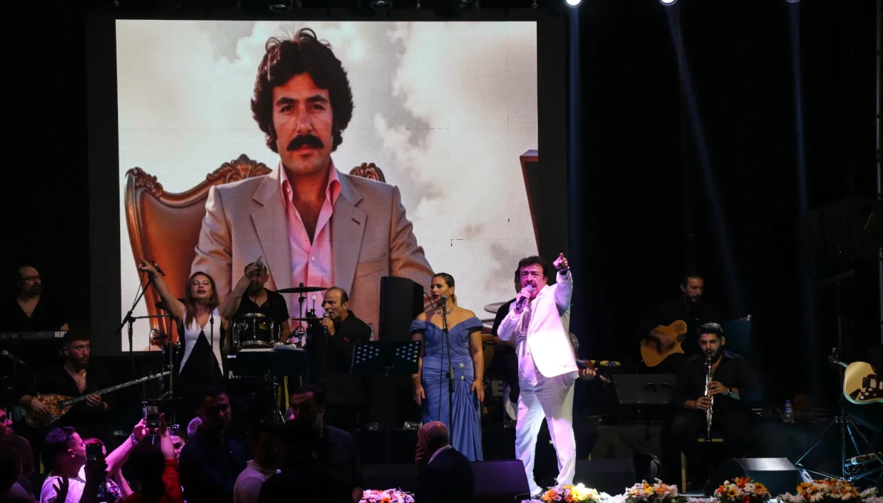 Ferdi Tayfur Müzesi Adana'da açıldı