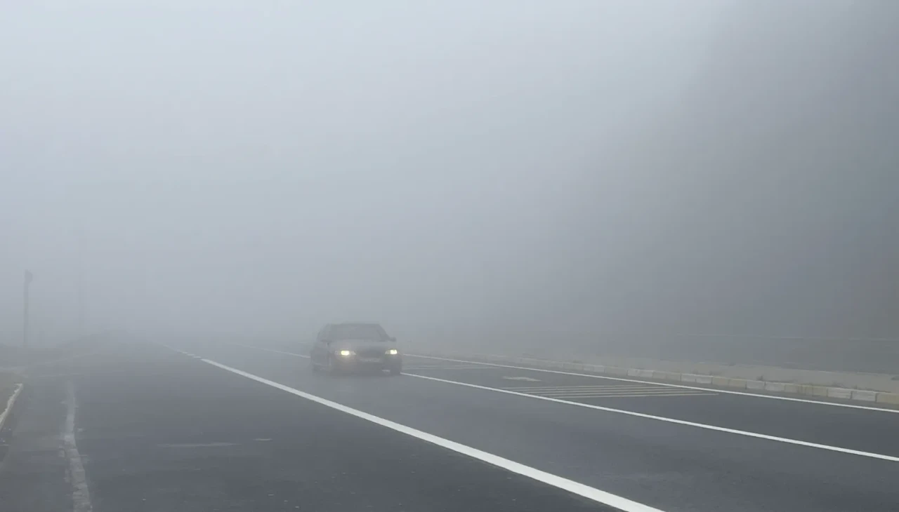 Bolu Dağı'nda etkili sis trafiği olumsuz etkiliyor