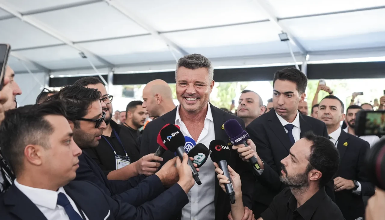 Fenerbahçe'de genel kurul heyecanı: Sadettin Saran oyunu kullandı