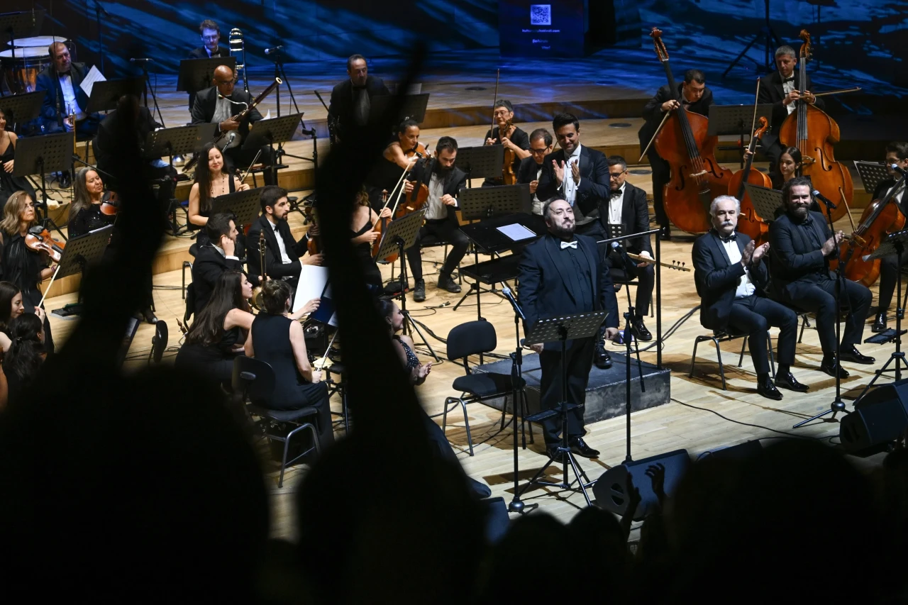 Neşet Ertaş türküleri senfonik ezgilerle buluştu: Ankara'da unutulmaz konser