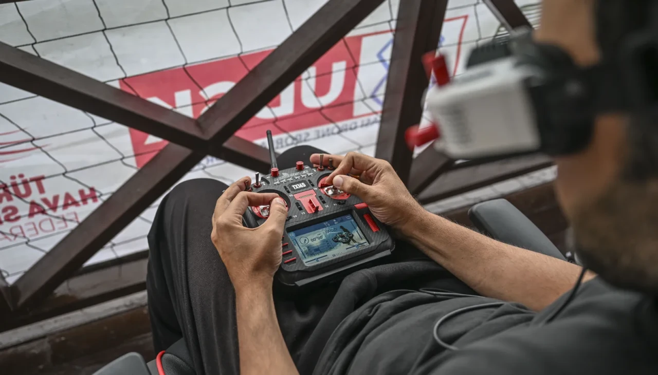 FAI Drone Yarışları Dünya Kupası'nın Türkiye etabı Yedikule Hisarı'nda başladı