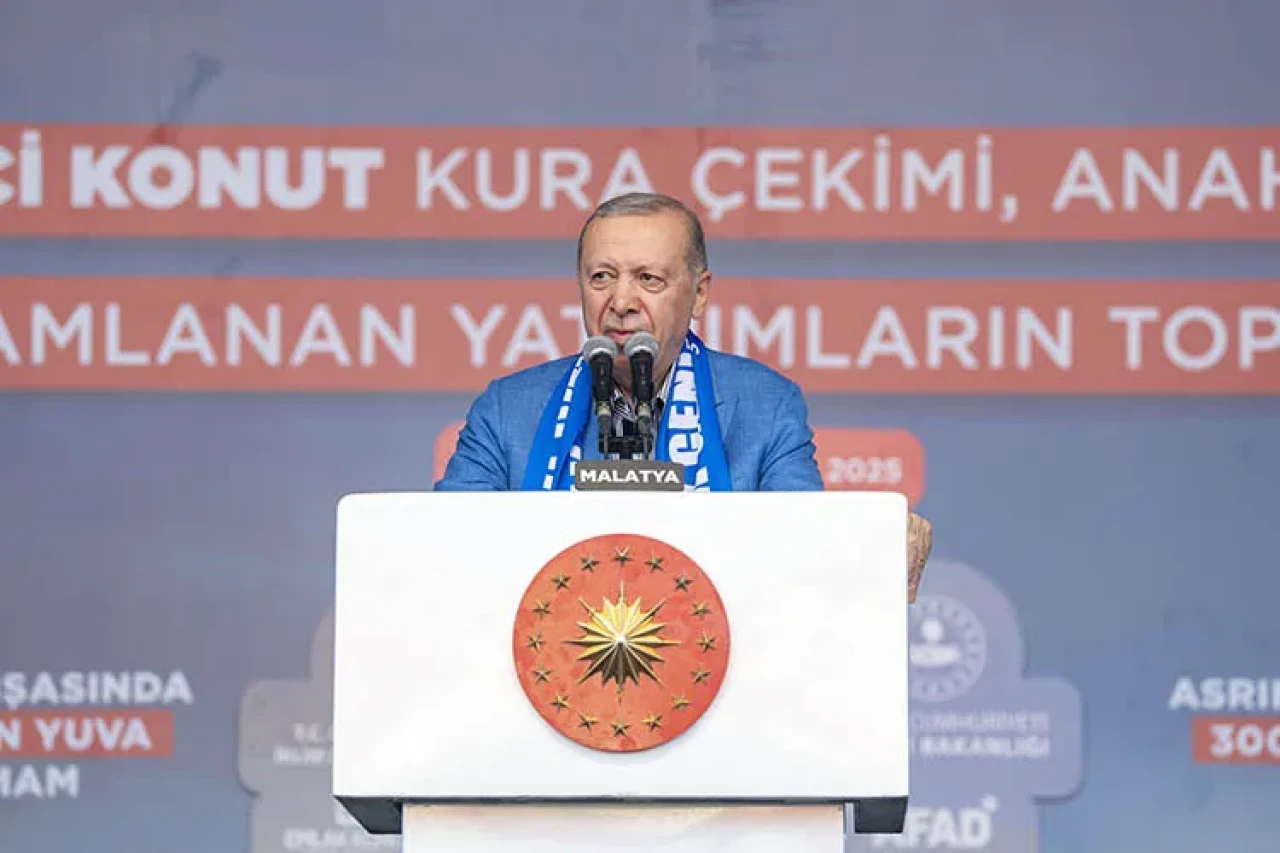 Cumhurbaşkanı Erdoğan: Deprem bölgesinde her 3 hak sahibinden 2’sine yeni yuva teslim edildi
