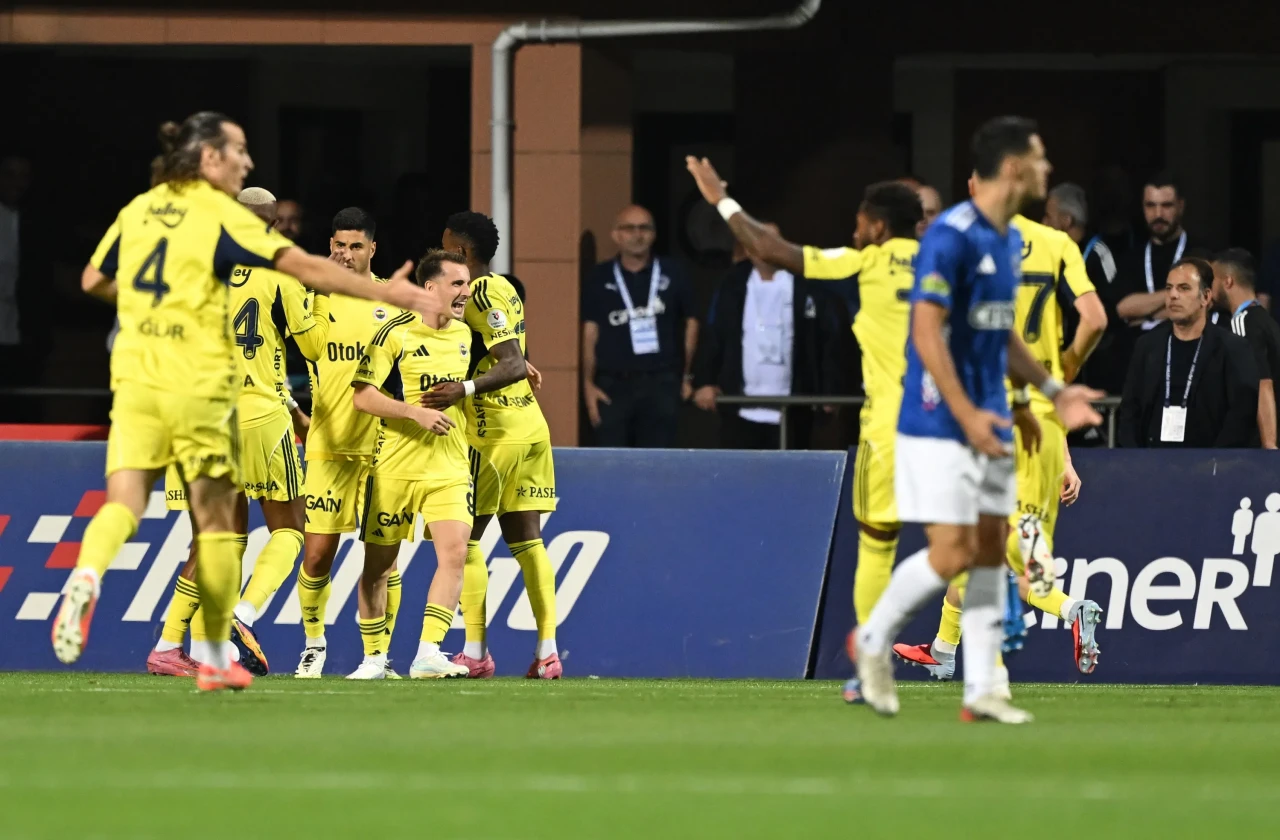 Kasımpaşa ve Fenerbahçe, müthiş bir kapışmanın ardından 1-1 berabere kaldı