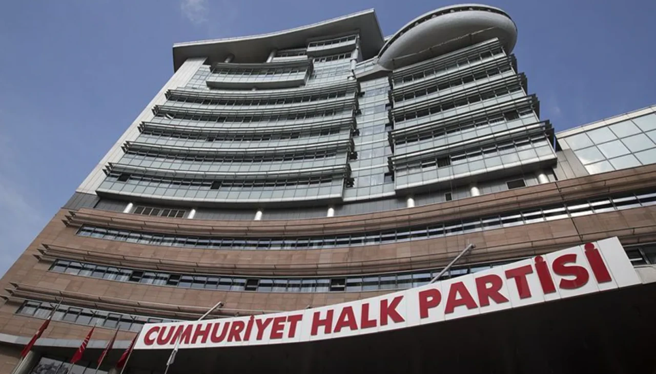 CHP’nin İstanbul’daki 6 İlçe Kongresi Durduruldu