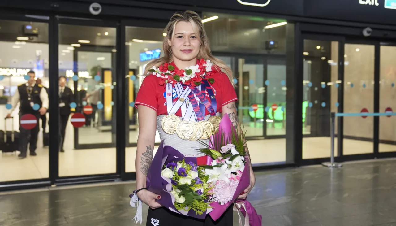 Defne Kurt'tan Tarihi Başarı: 5 Altın Madalya ve Avrupa Rekoru!