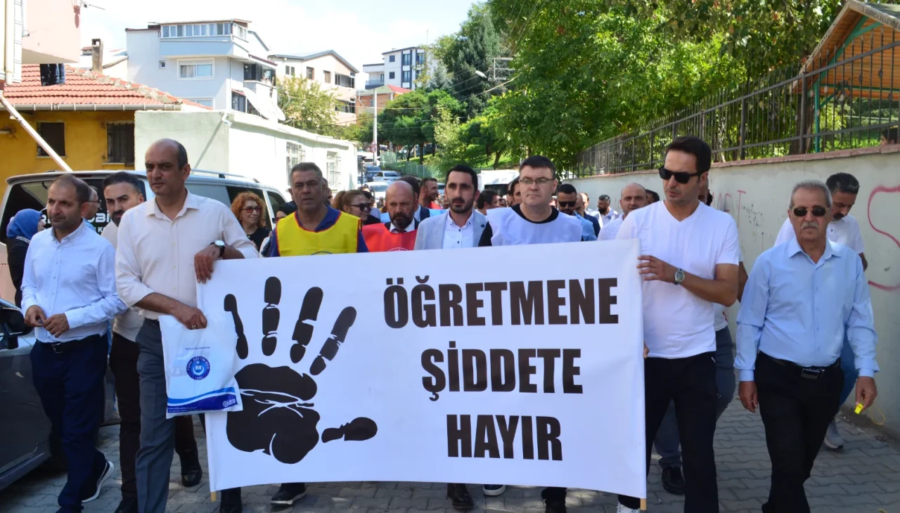 Eğitim sendikalarından şiddete karşı sert protesto: Öğretmene şiddete hayır