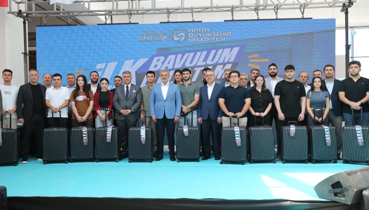 Hatay Büyükşehir Belediyesi'nden üniversite kazanan öğrencilere "İlk Bavul" desteği
