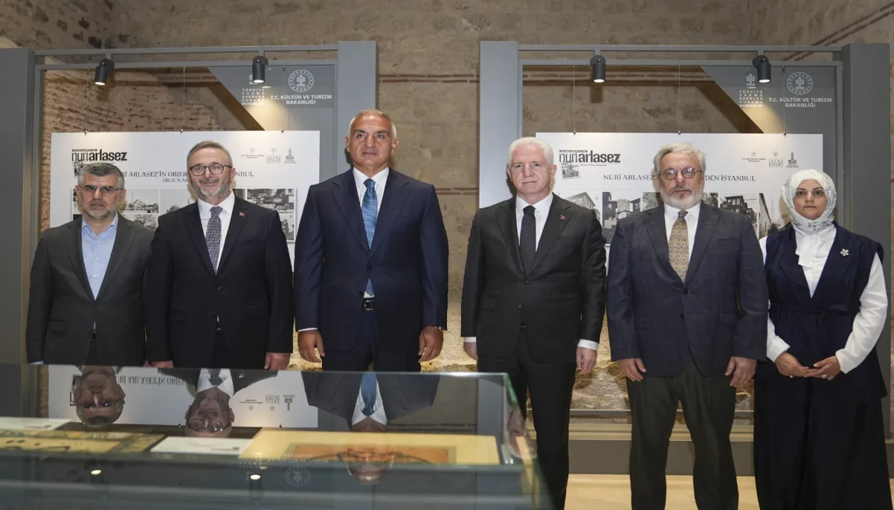 “Yazmaların Peşinde Bir Ömür: Nuri Arlasez” sergisi ve kitap tanıtımı gerçekleşti