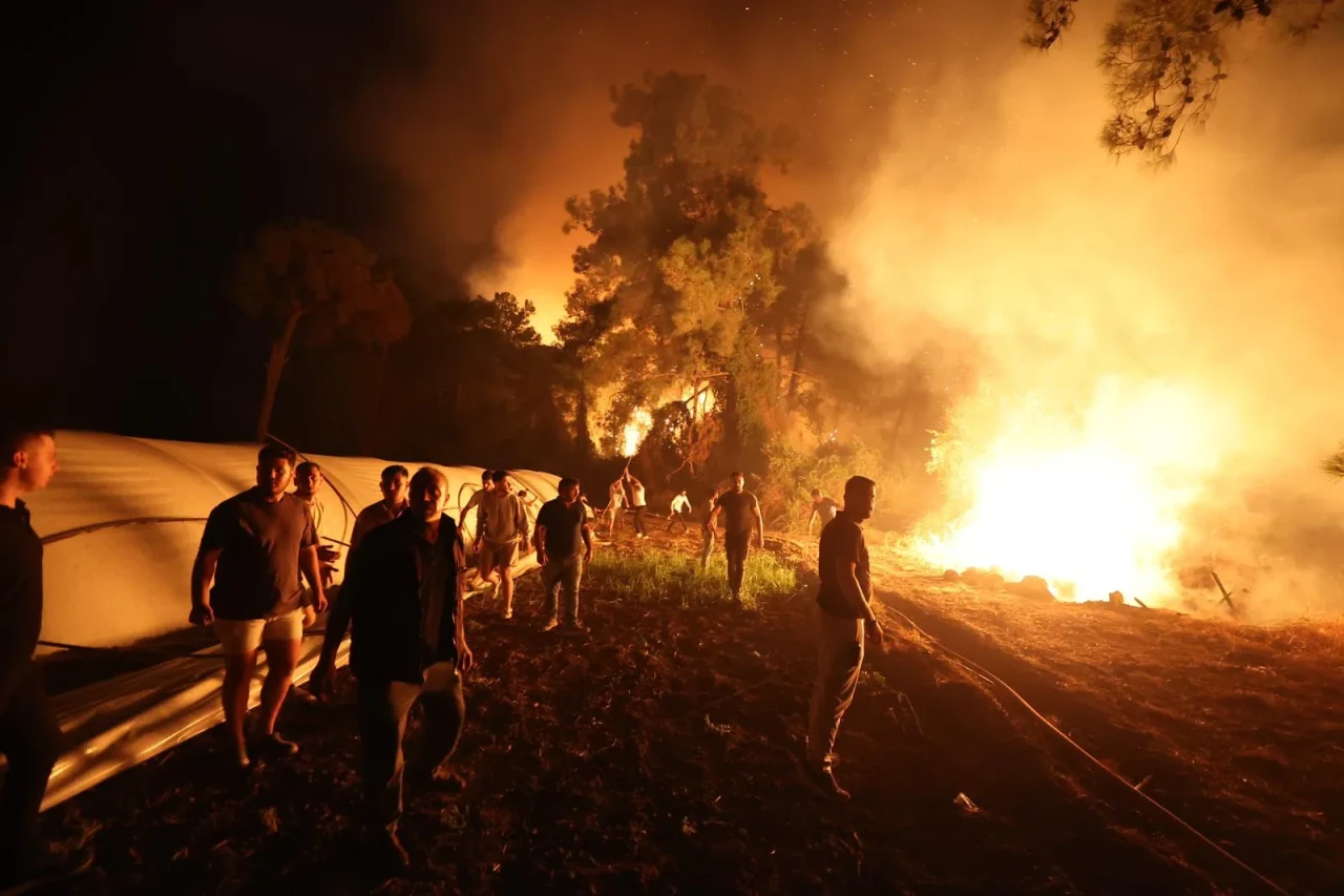 Antalya'da orman yangını: Ekipler seferber oldu
