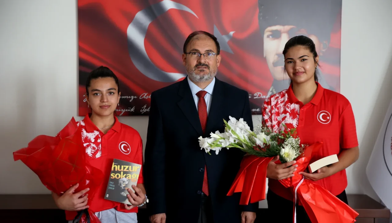 Huri Uçar dünya ikincisi: Bilek güreşinde azim öyküsü