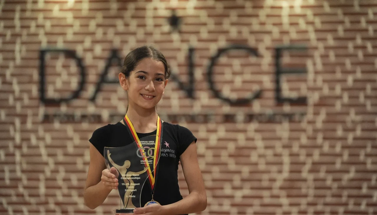 İzmirli 10 yaşındaki dansçı Lena uluslararası arenada şampiyonluğunu ilan etti