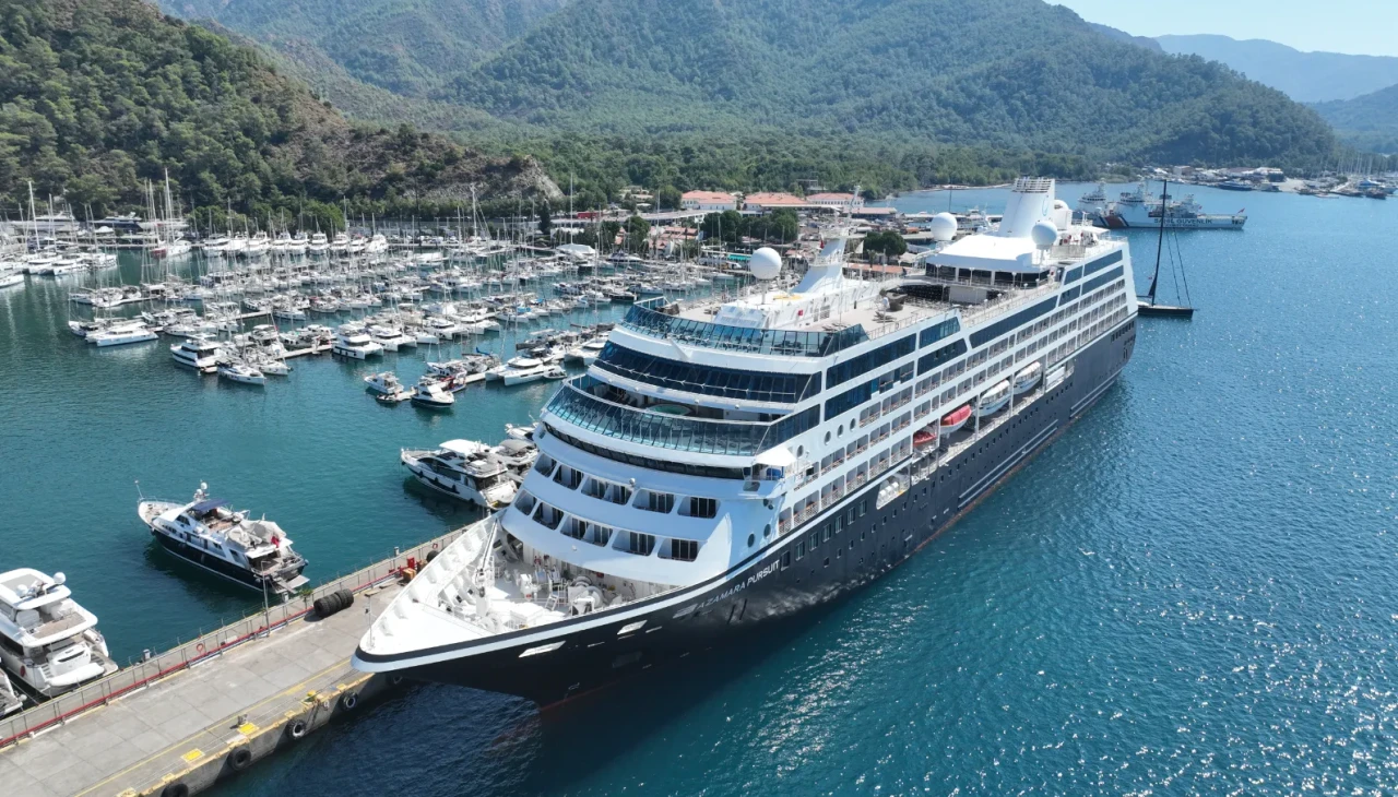 Marmaris "Azamara Pursuit" kruvaziyeri ile 680 turist ağırladı