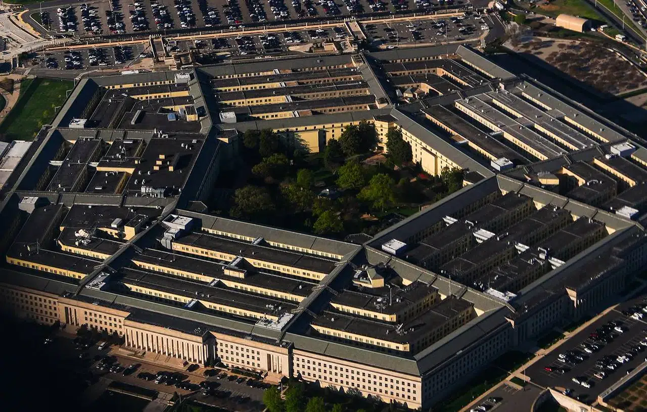 Pentagon'dan Starshield krizine ret: Senatörlerin Musk soruşturması talebi geri çevrildi