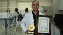 Prof. Dr. Suat Tekin Cumhurbaşkanın'dan Aziz Sancar Ödülü'nü aldı