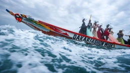 Senegal'de denizle buluşan moda: Dakar Moda Haftası kaldırımları değil, dalgaları aştı