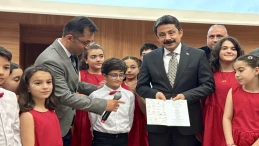 İlkokul öğrencilerinin kitap geliriyle 32 tekerlekli sandalye dağıtıldı