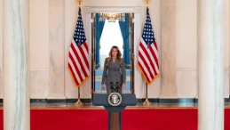 Melania Trump'tan asker annelerine özel Anneler Günü mesajı