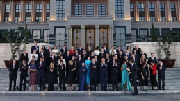 Cumhurbaşkanı Erdoğan, NATO liderleri için akşam yemeği verdi! Zirveye damga vuran toplantılar nelerdi?