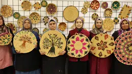 Hataylı kadınların elinde buğday sapları sanata dönüşüyor