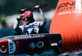 Formula Kite Gençler Dünya Şampiyonası Urla'da başladı, gözler Derin Atakan'da!